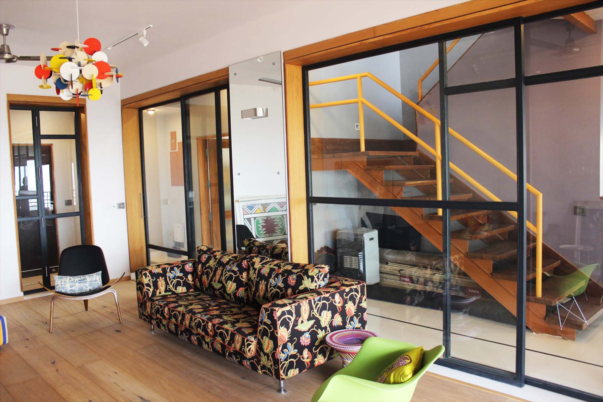 Uniifyy transforms duplex apartment into a living Mondrian masterpiece